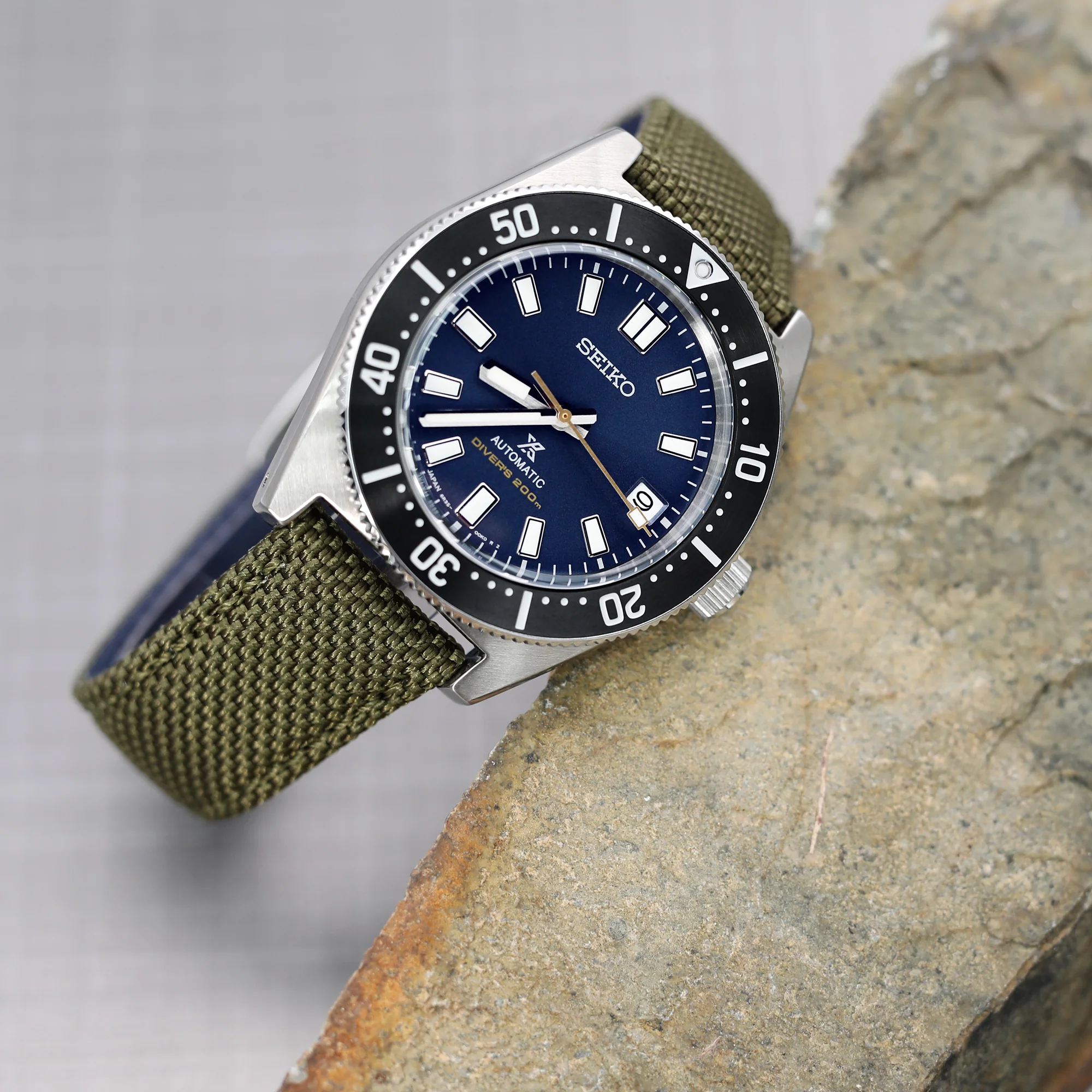 20mm, 21mm or 22mm Strong Texture Woven Nylon Military Green Watch Strap, Brushed - Image 5