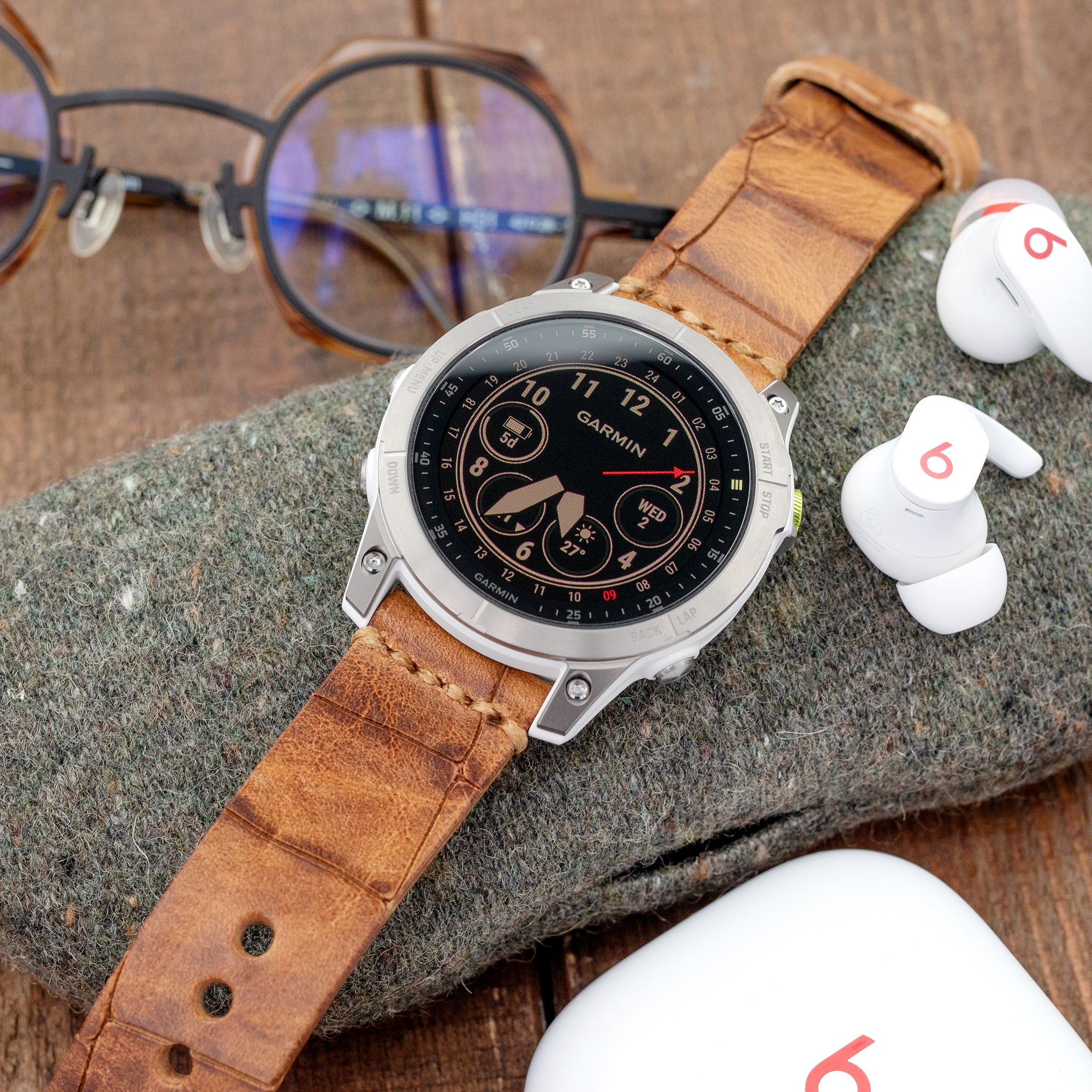 MiLTAT Zizz Collection 22mm Cracked Croco Middle Brown Watch Strap, Brown Stitching - Image 3