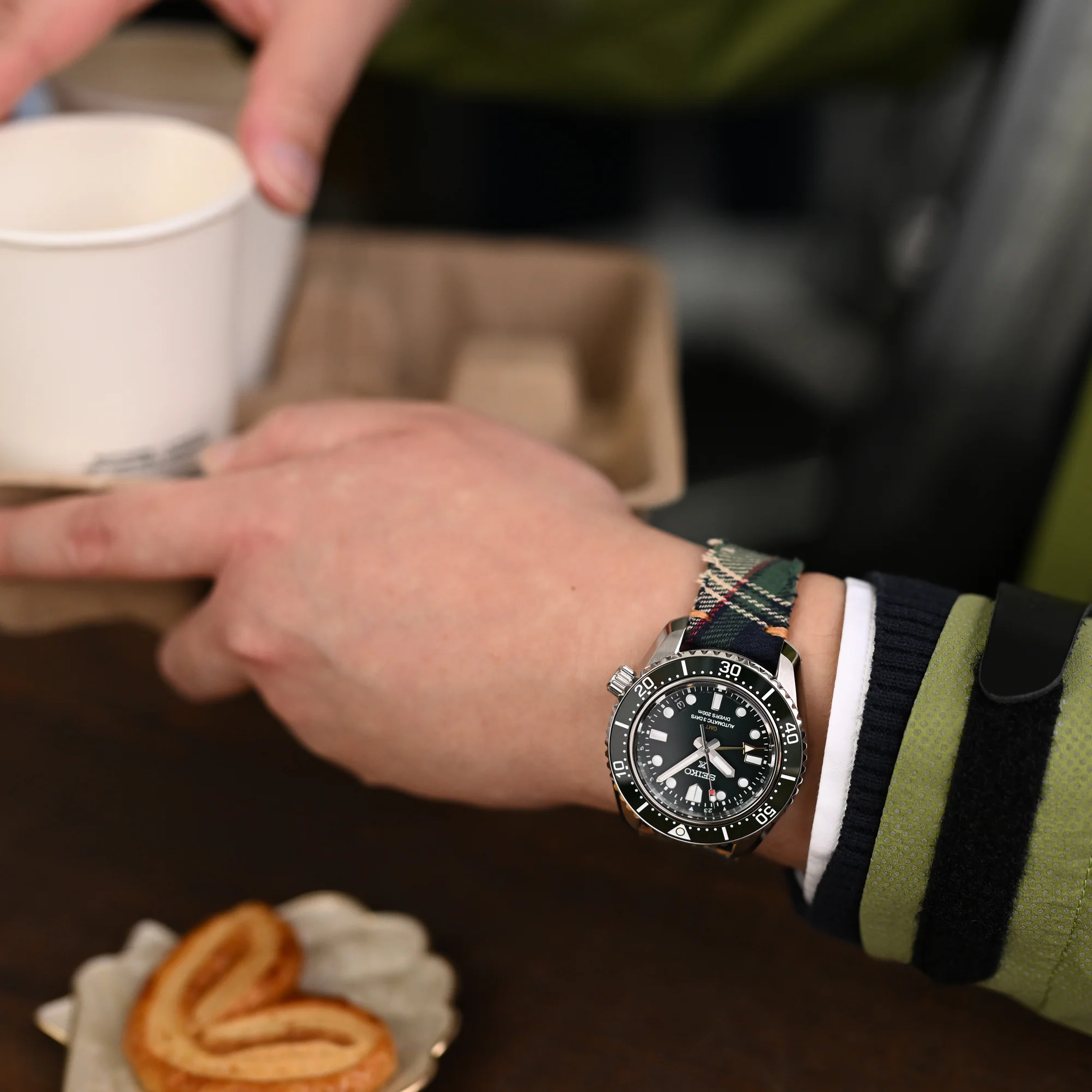 20mm MiLTAT Dundee Tartan Pattern Watch Strap, Brown Stitching - Image 3