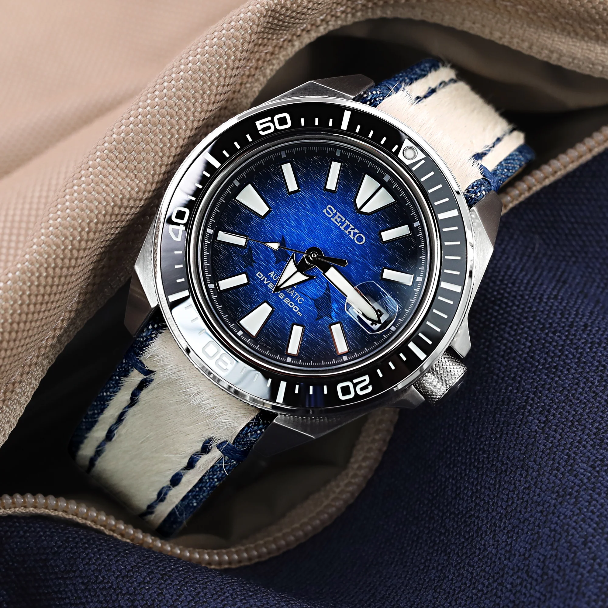 22mm MiLTAT Zizz Collection Beige Fur & Denim Watch Strap Blue Wax Hand Stitching - Image 5