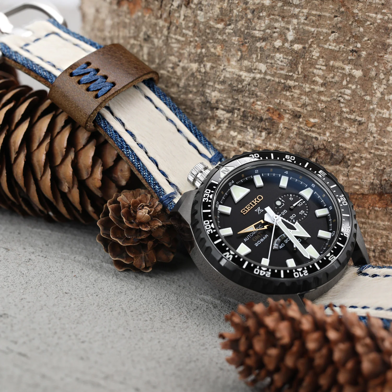 24mm MiLTAT Zizz Collection Beige Fur & Denim Watch Strap Blue Wax Hand Stitching - Image 4