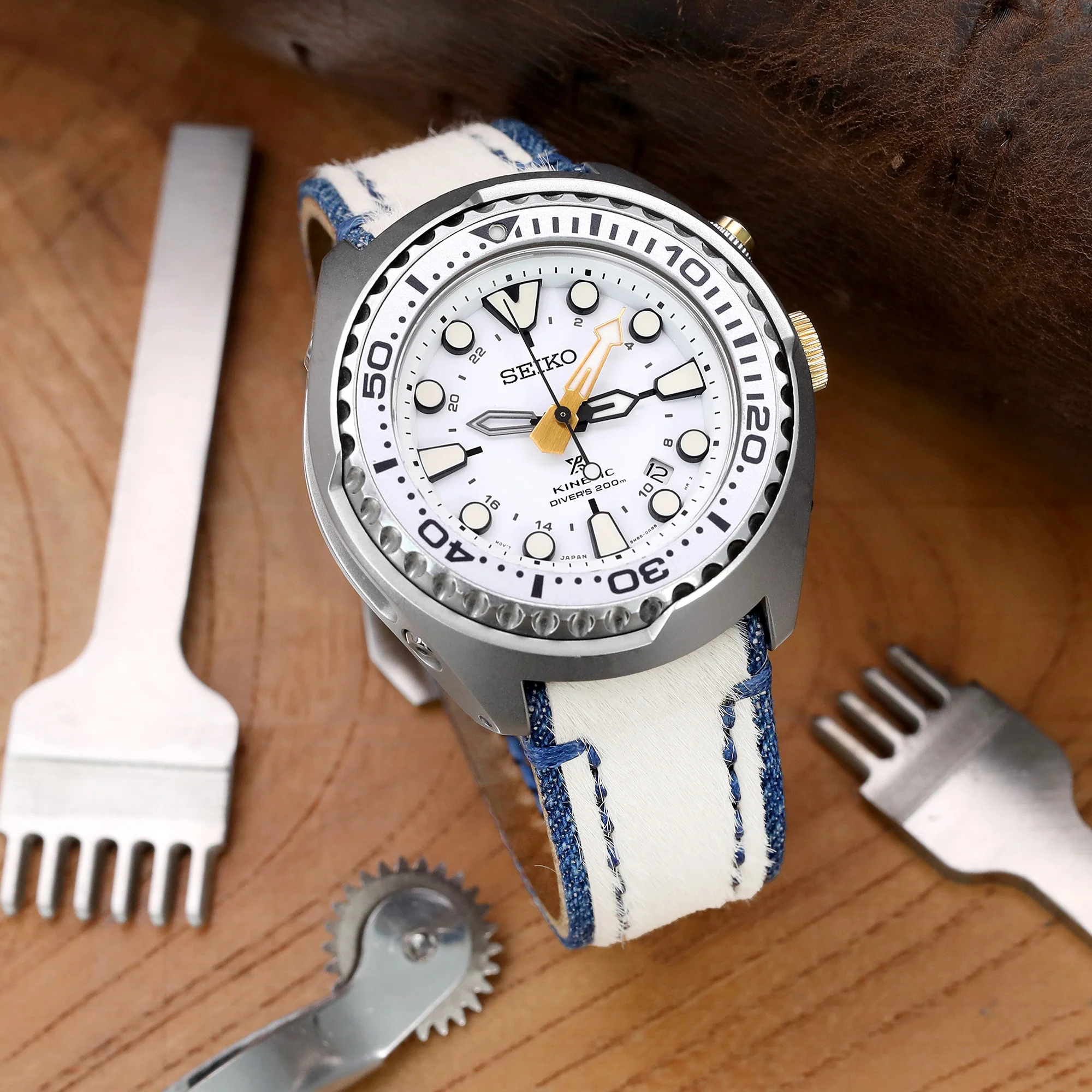 24mm MiLTAT Zizz Collection Beige Fur & Denim Watch Strap Blue Wax Hand Stitching - Image 5