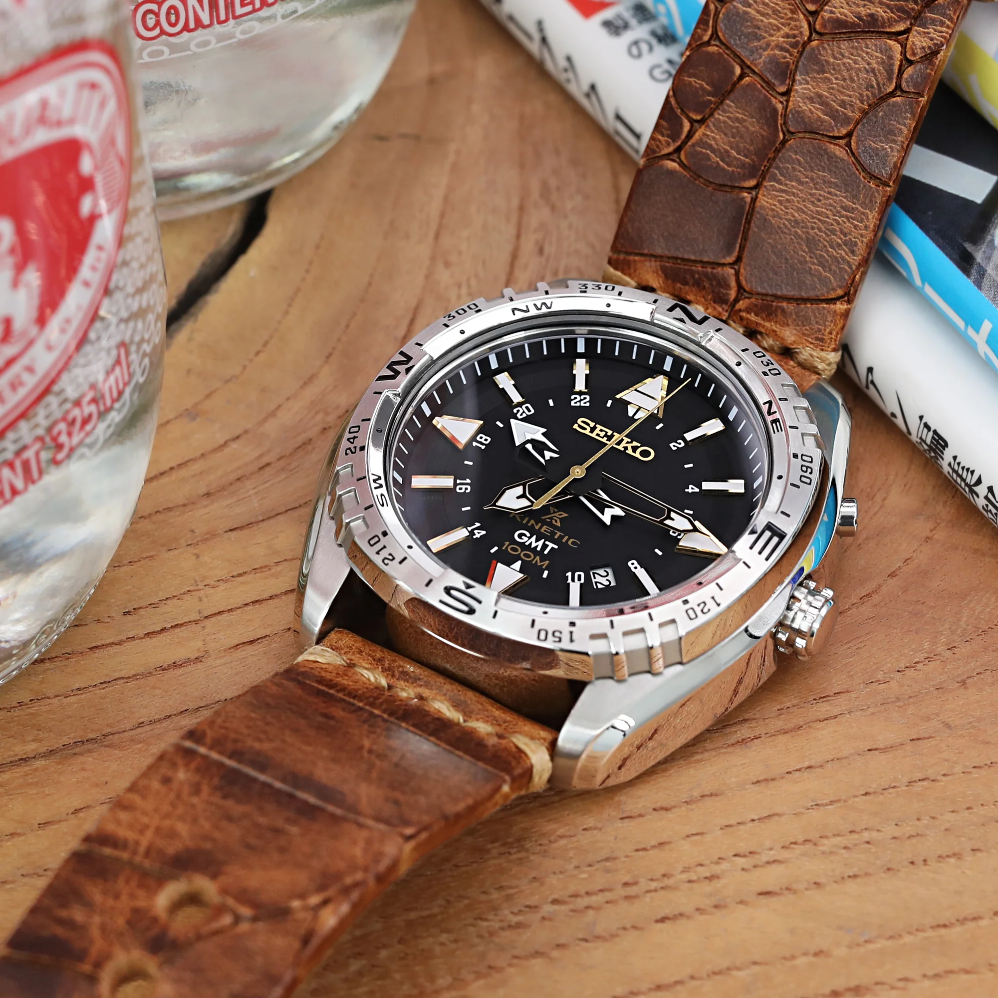 MiLTAT Zizz Collection 24mm Cracked Croco Middle Brown Watch Strap, Brown Stitching - Image 3