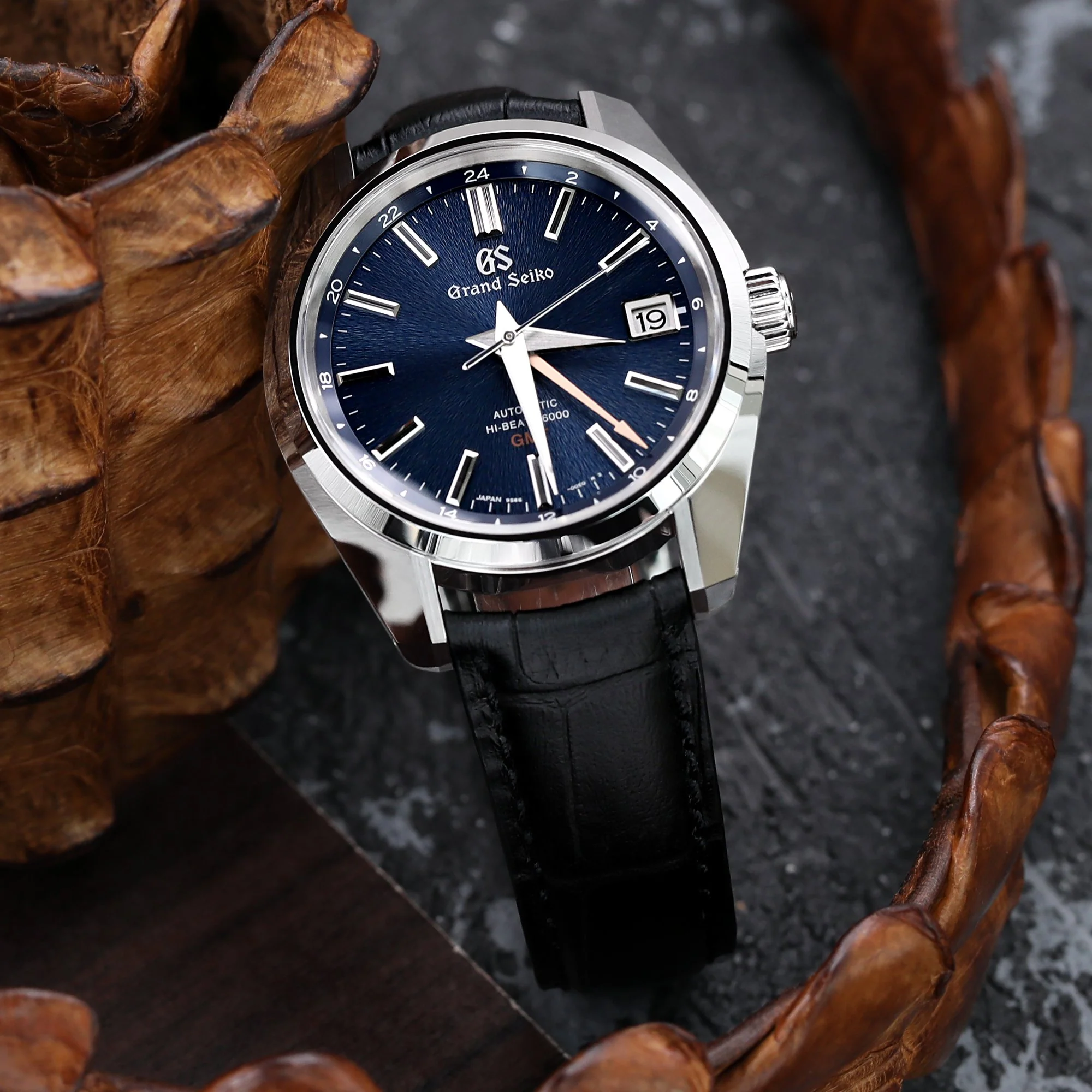 19, 20, 21, 22, 23 mm CrocoCalf (Croco Grain) Matte Black Semi-Curved Watch strap, Black Stitching, P - Image 3