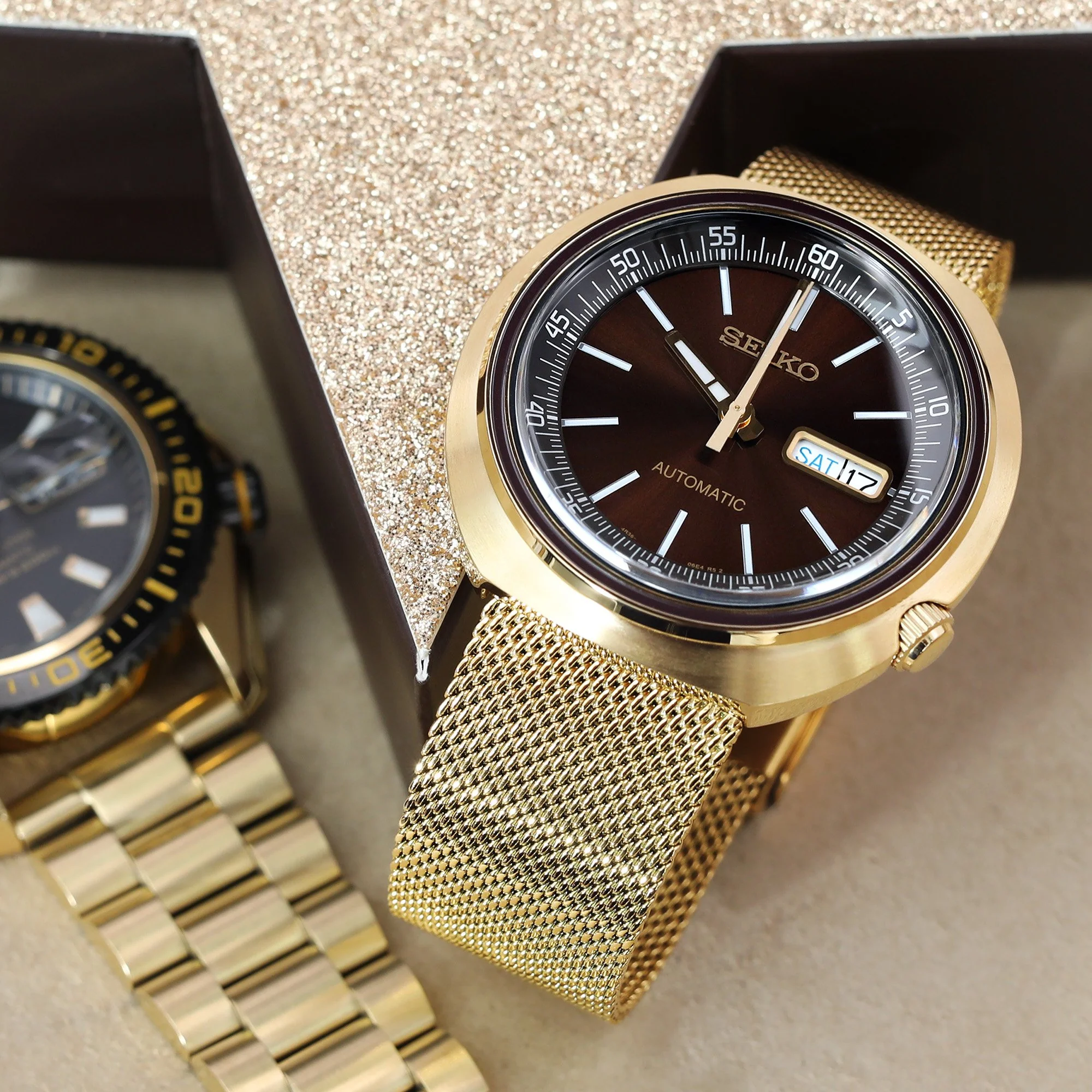 18mm, 20mm or 22mm Classic Vintage Knitted Superfine Wire Mesh Band, Polished IP Gold - Image 4