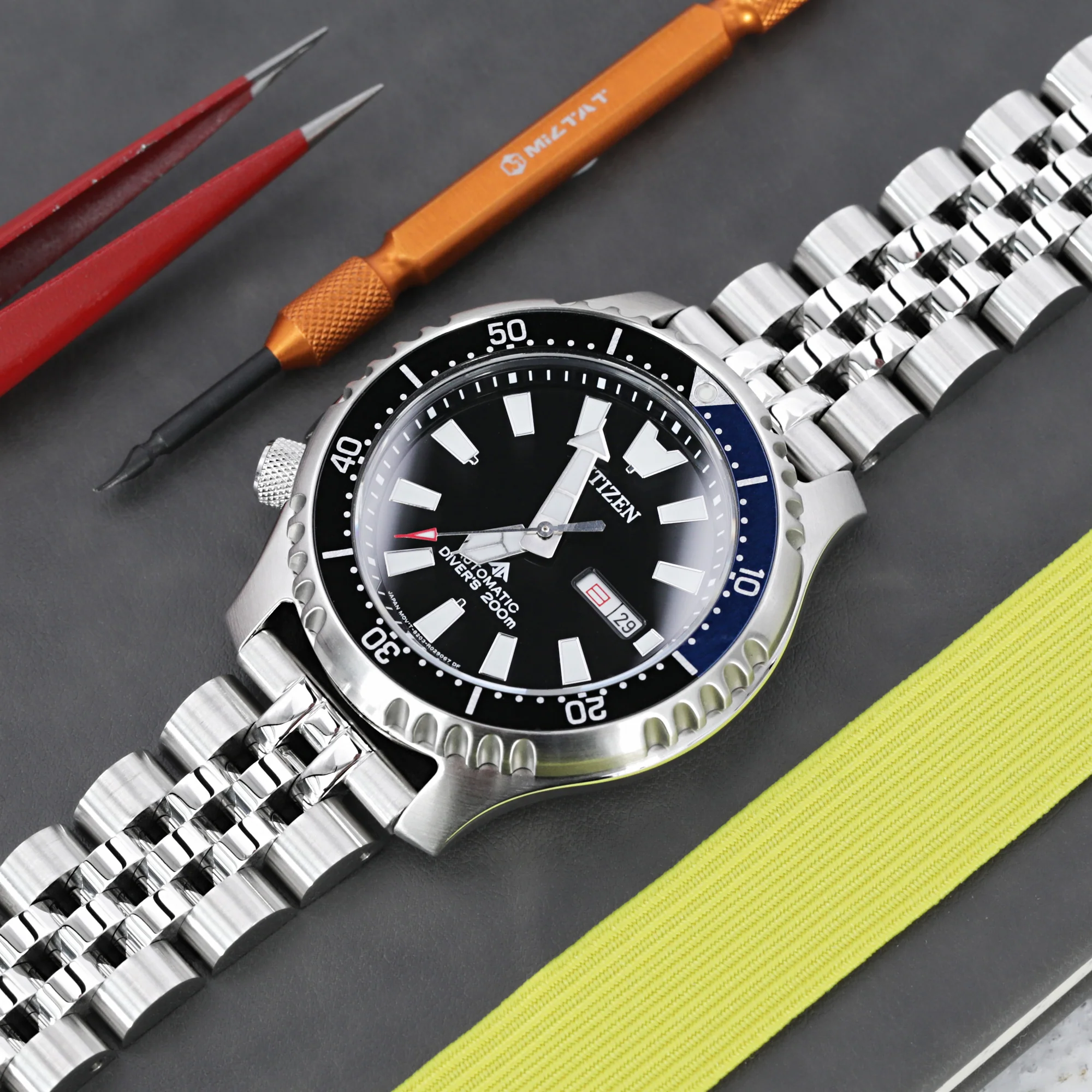 Angus-J Louis 20mm Stainless Steel Straight End Bracelet - Image 3