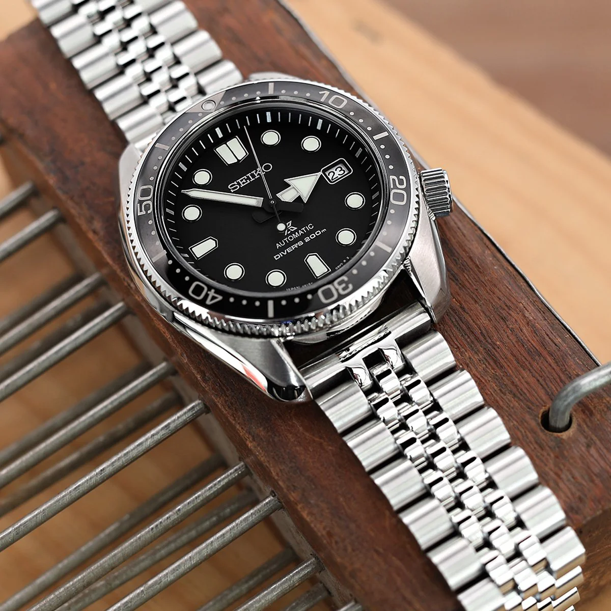 Angus-J Louis 20mm Stainless Steel Straight End Bracelet - Image 4