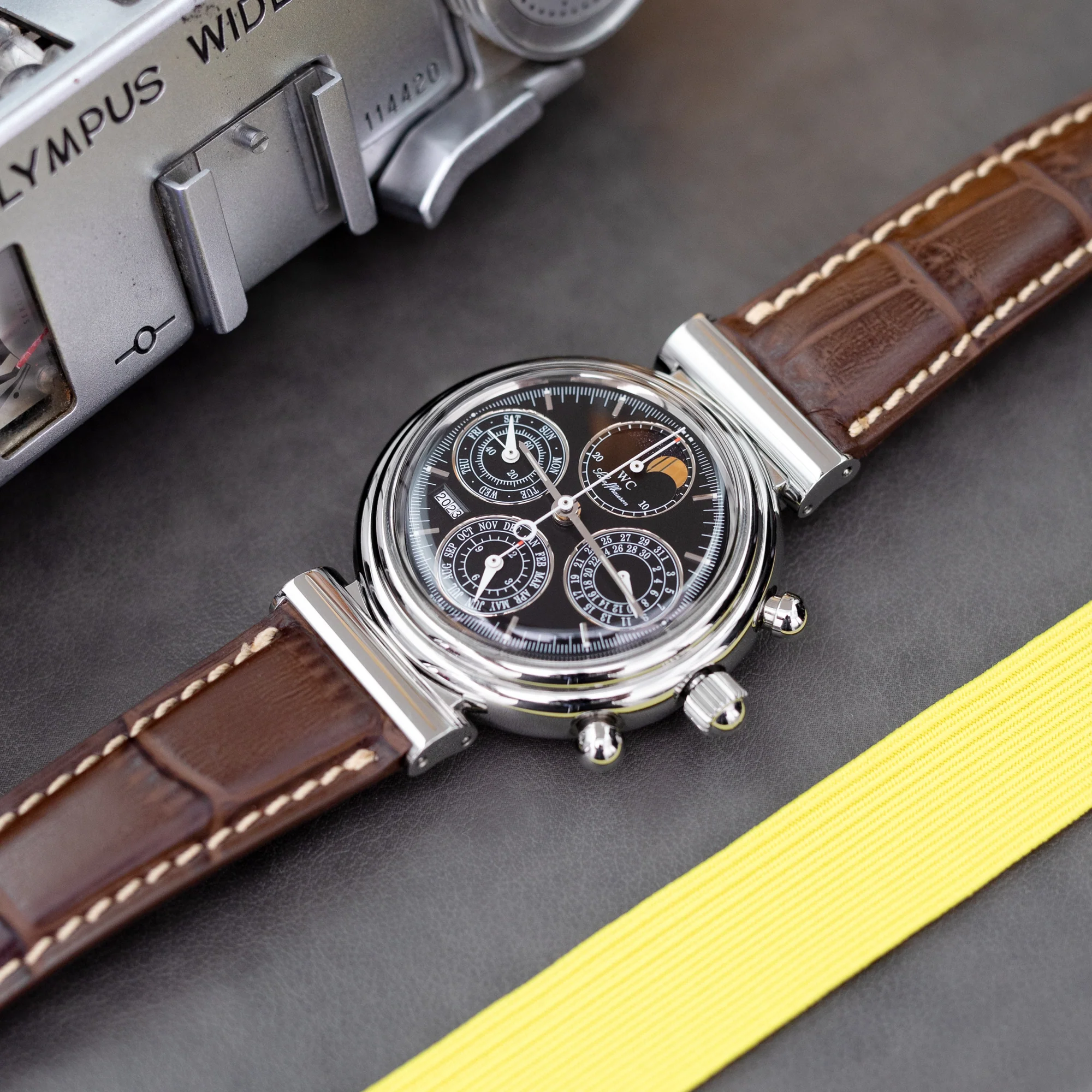 Q.R. 19mm or 21mm Dark Brown CrocoCalf (Croco Grain) Semi-Curved Watch Band, Beige Stitch. - Image 4