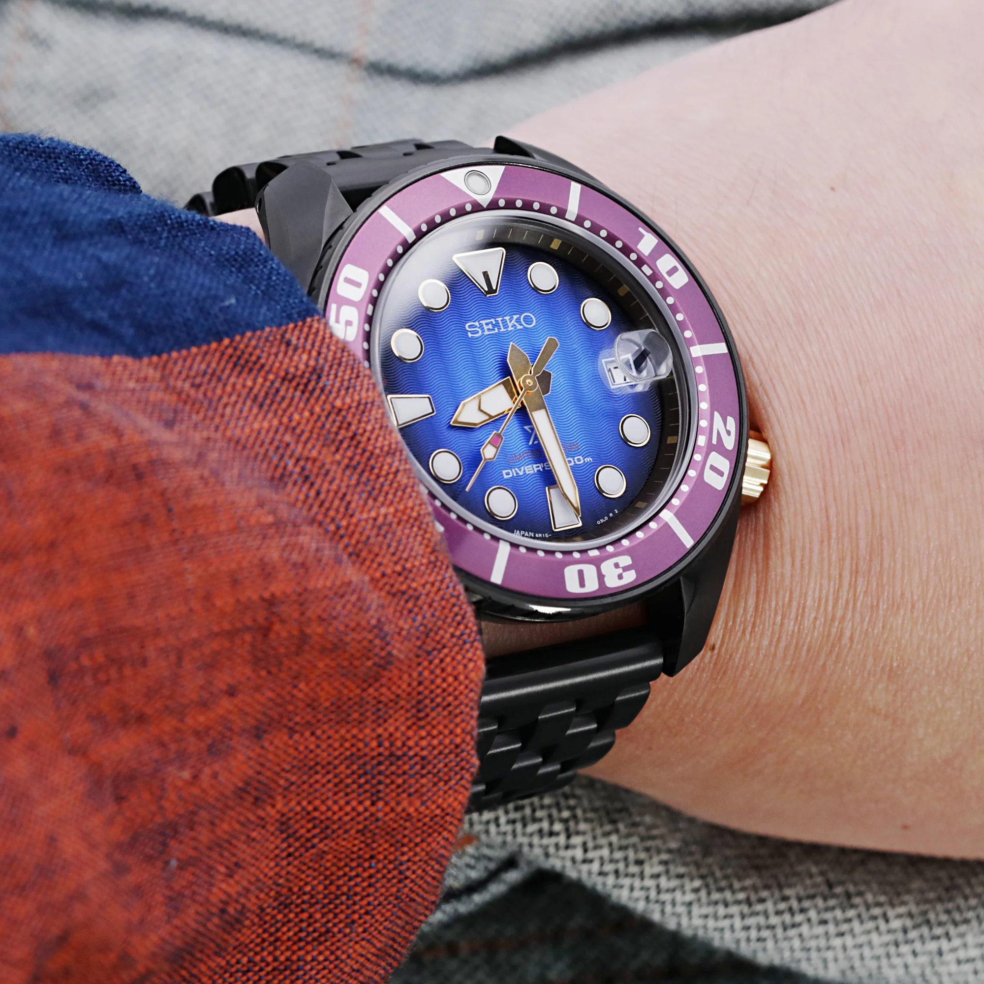 20mm, 22mm Super Engineer I Watch Band Straight End, 316L Stainless Steel Diamond-like Carbon (DLC coating) V-Clasp - Image 4