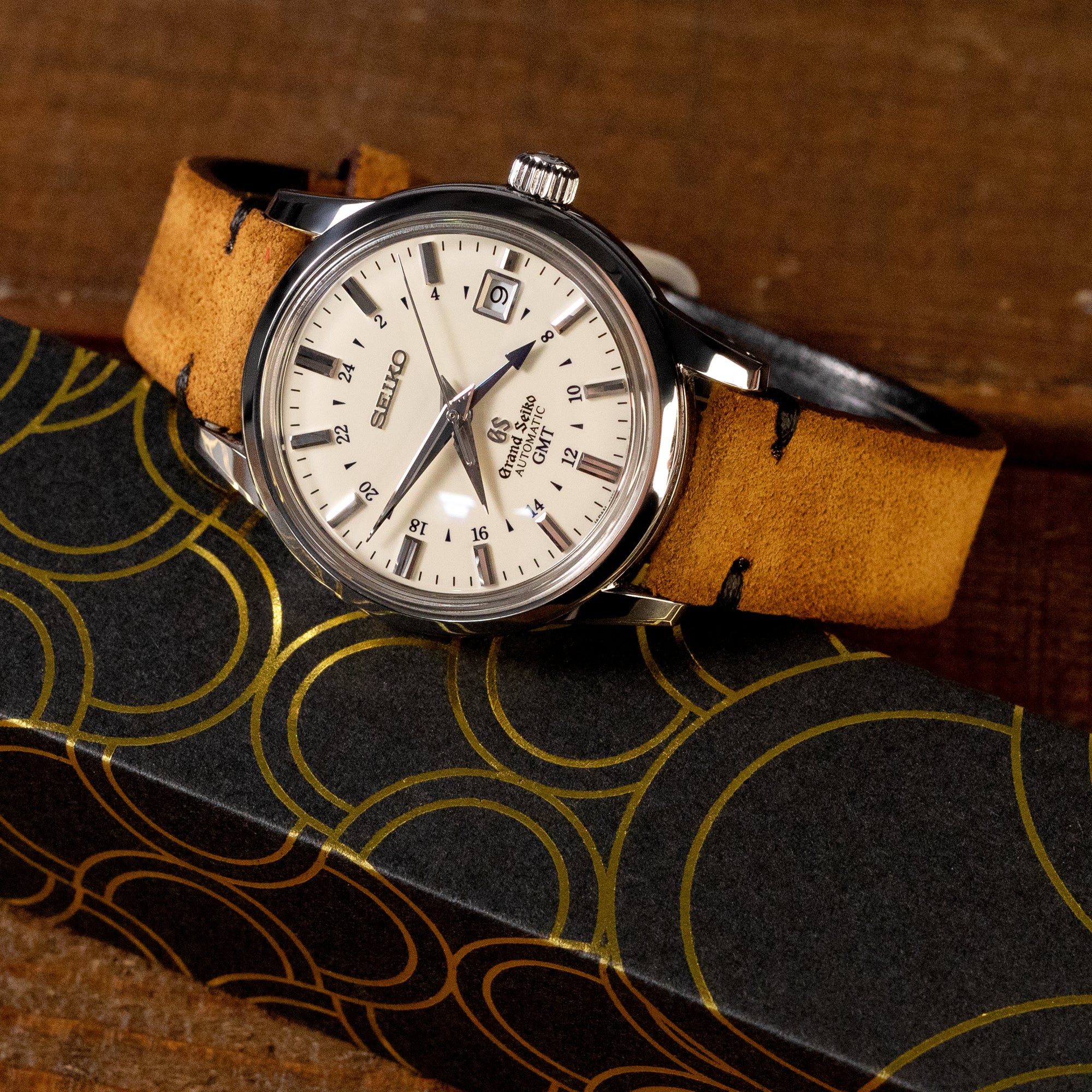 Camel Brown 19mm, 20mm, 21mm, 22mm MiLTAT Quick Release Nubuck Leather Watch Strap, Black Stitching, Sandblasted - Image 5