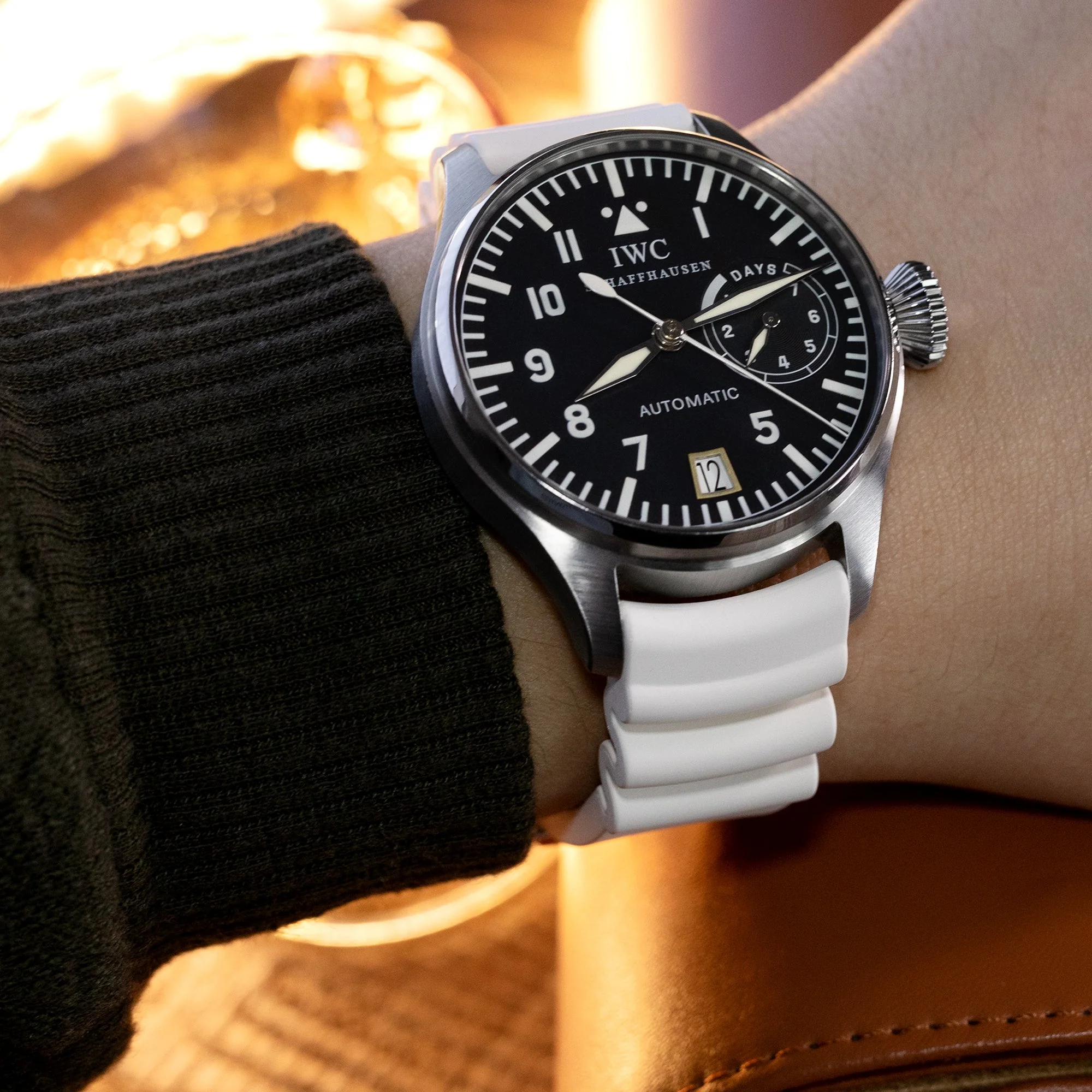 Q.R. Firewave Resilient Curved End FKM rubber Watch Strap, White 22mm - Image 3